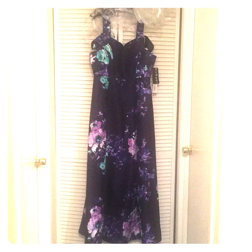 Prom / formal floor length gown